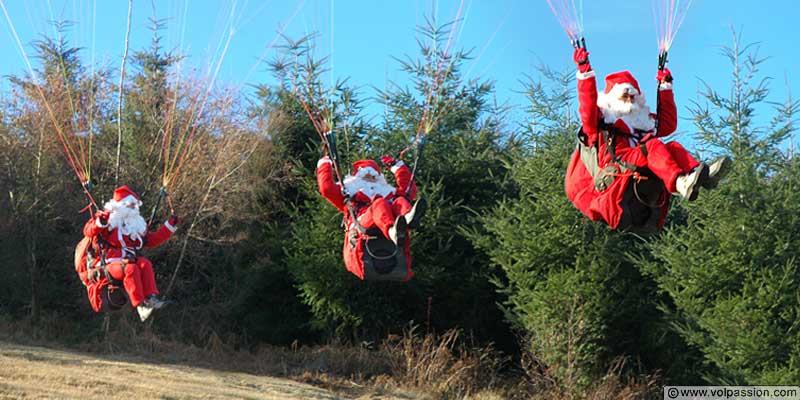 photo pere noel parapente en bourgogne