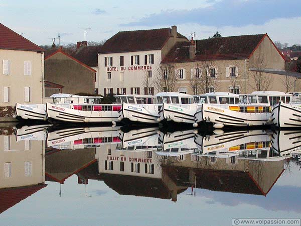 tourisme fluvial canal de bourgogne